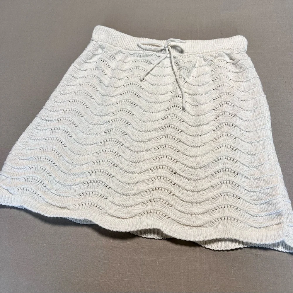 Nasty Gal White Knit Mini Skirt US 6 Wave Texture Crochet Swimsuit Coverup